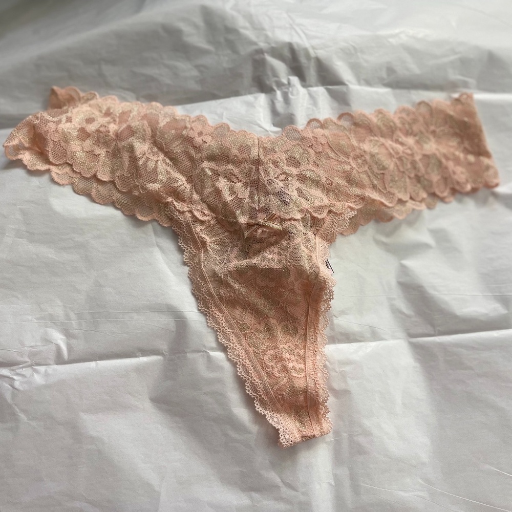 * Bundle Me * Victoria Secret Pink/Peach Lace Thong